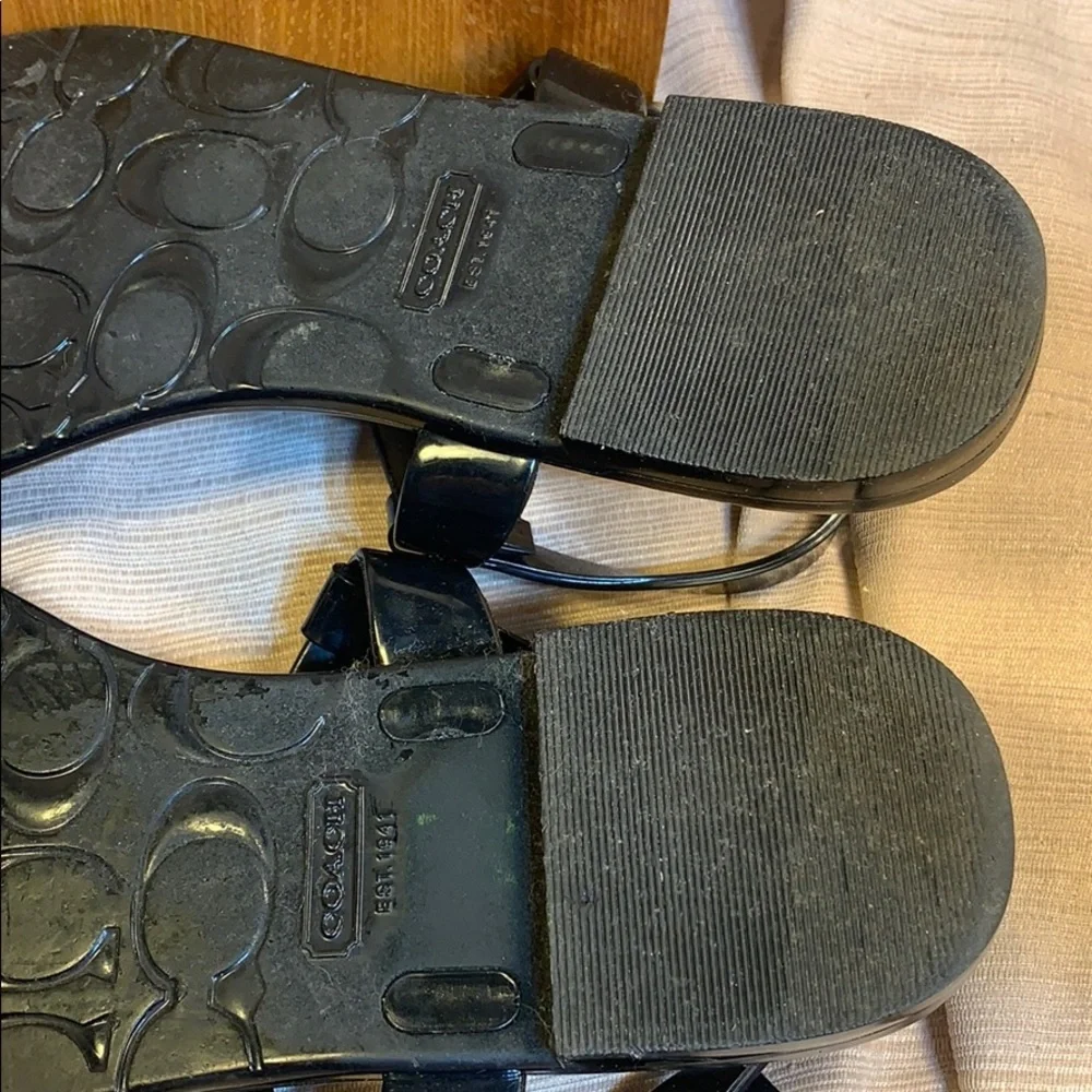 Coach worn once authentic thong sandal iconic logo